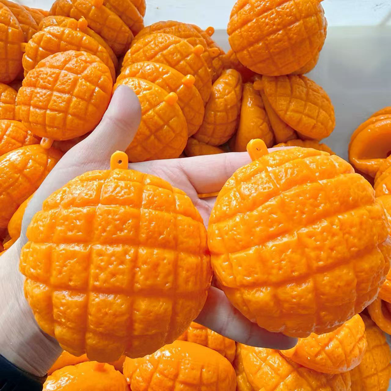Food-Shaped Stress Ball Pineap - Wedding Yes recension och pris