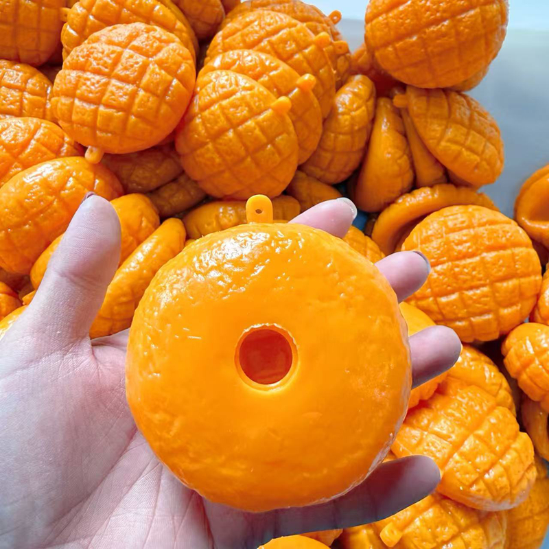 Food-Shaped Stress Ball Pineap - Wedding Yes recension och pris