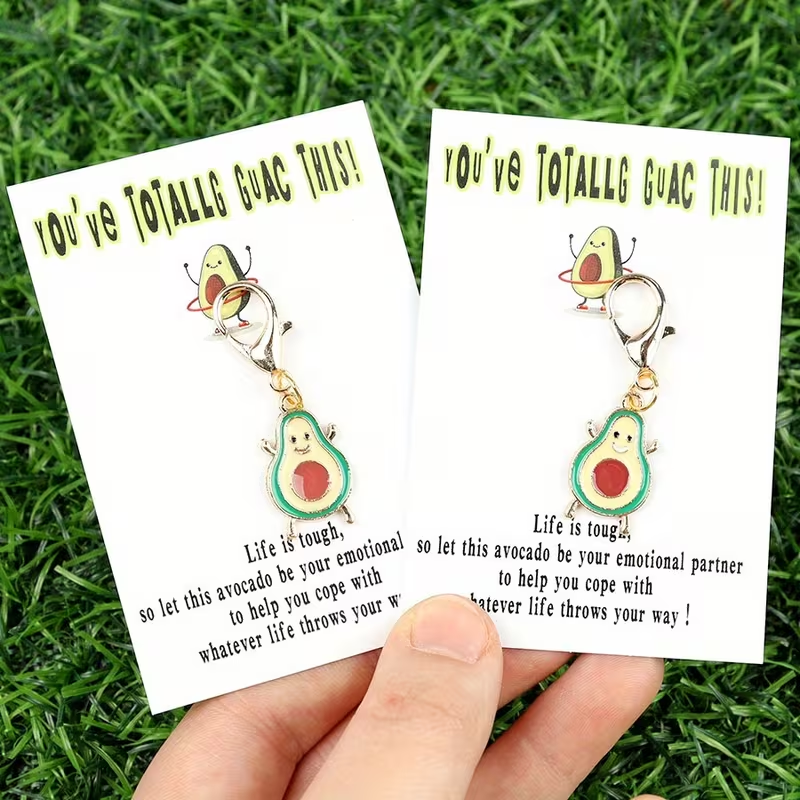 10 Charming Avocado Keychains  - Wedding Yes recension och pris